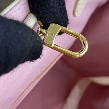 LV M46416 Louis Vuitton LV x YK OnTheGo MM Taška Bílá