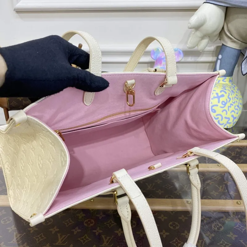 LV M46416 Louis Vuitton LV x YK OnTheGo MM Taška Bílá