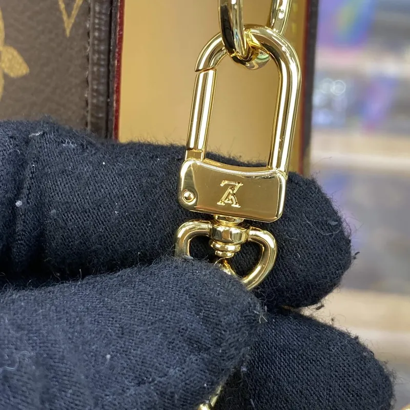 LV M81412 Louis Vuitton Toaletní taška na řetízku