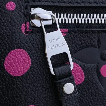 LV M46420 Louis Vuitton LV x YK Pochette Métis Černá/Fuchsiová