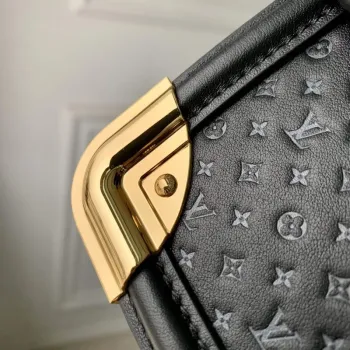 LV M22597 Louis Vuitton Dauphine Mini Bag Černá