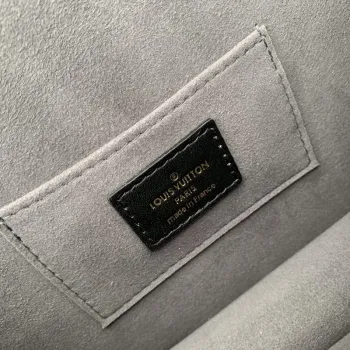 LV M22597 Louis Vuitton Dauphine Mini Bag Černá