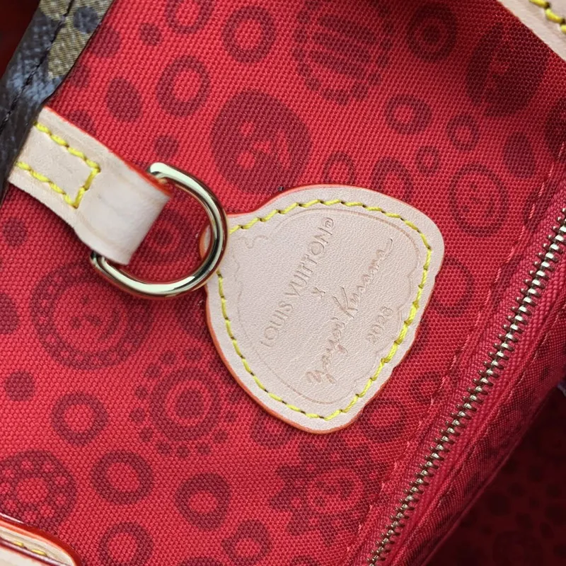 LV M46429 Louis Vuitton LV x YK OnTheGo MM Taška