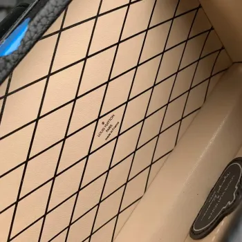 LV M21621 Louis Vuitton LV x YK Petite Malle Taška