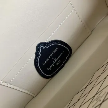 LV M21621 Louis Vuitton LV x YK Petite Malle Taška