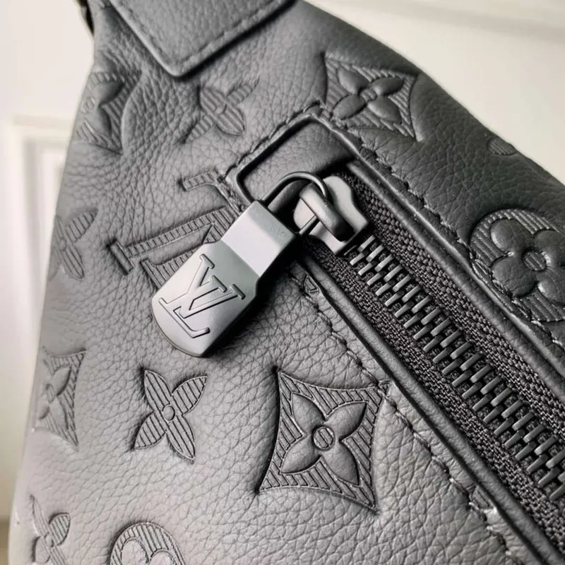 LV M46036 Louis Vuitton Discovery PM Bumbag Černá
