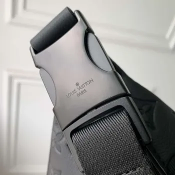 LV M46036 Louis Vuitton Discovery PM Bumbag Černá