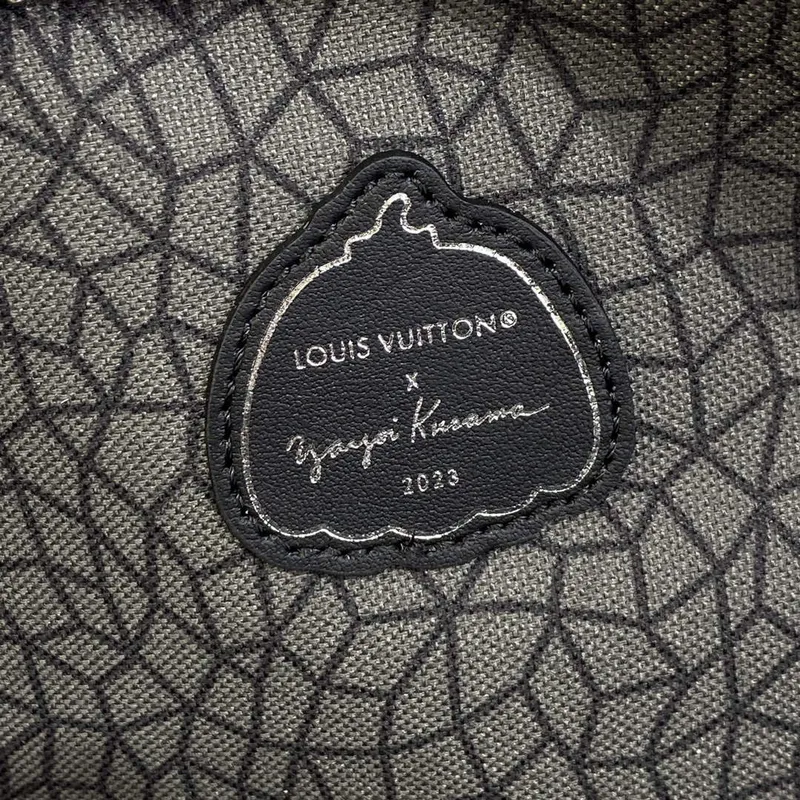 LV M46440 Louis Vuitton LV x YK Objevovací batoh