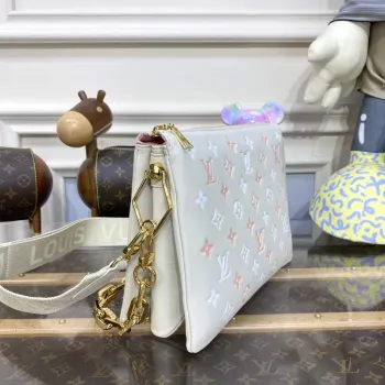 LV M22398 Louis Vuitton Coussin PM Kabelka Crème Beige