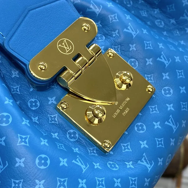 LV M22325 Louis Vuitton Monogram Clutch Modrá