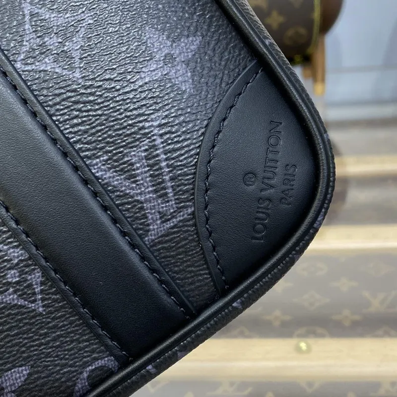 LV M82076 Louis Vuitton Pochette Kasai