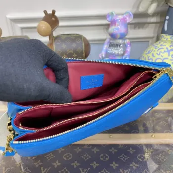 LV M21773 Louis Vuitton Coussin PM Kabelka Modrá