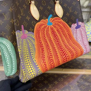 Louis Vuitton M46466 LV x YK OnTheGo MM Taška