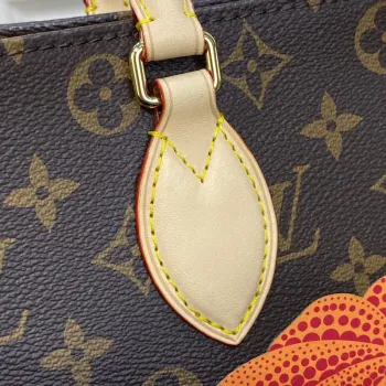 Louis Vuitton M46466 LV x YK OnTheGo MM Taška