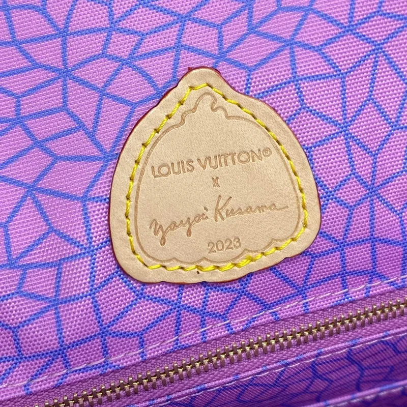 Louis Vuitton M46466 LV x YK OnTheGo MM Taška