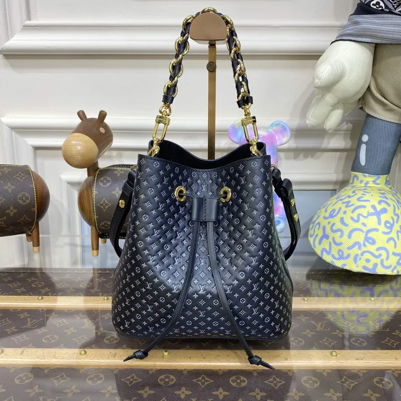 LV M22598 Louis Vuitton Néonoé BB Kabela na řetěz černá