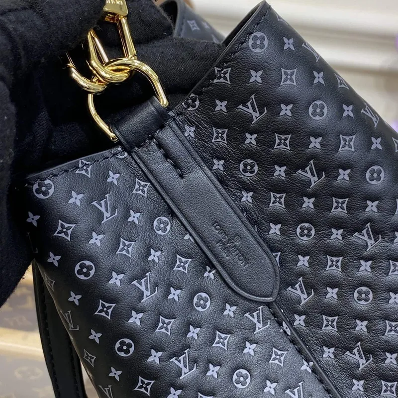 LV M22598 Louis Vuitton Néonoé BB Kabela na řetěz černá