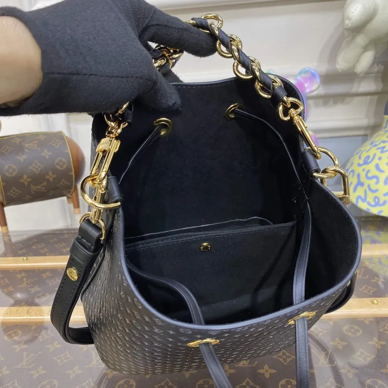 LV M22598 Louis Vuitton Néonoé BB Kabela na řetěz černá