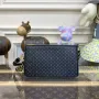 LV M82247 Louis Vuitton Lexington Pouch Bag Černá