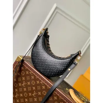 LV M22591 Louis Vuitton Loop Baguette Kabelka Černá