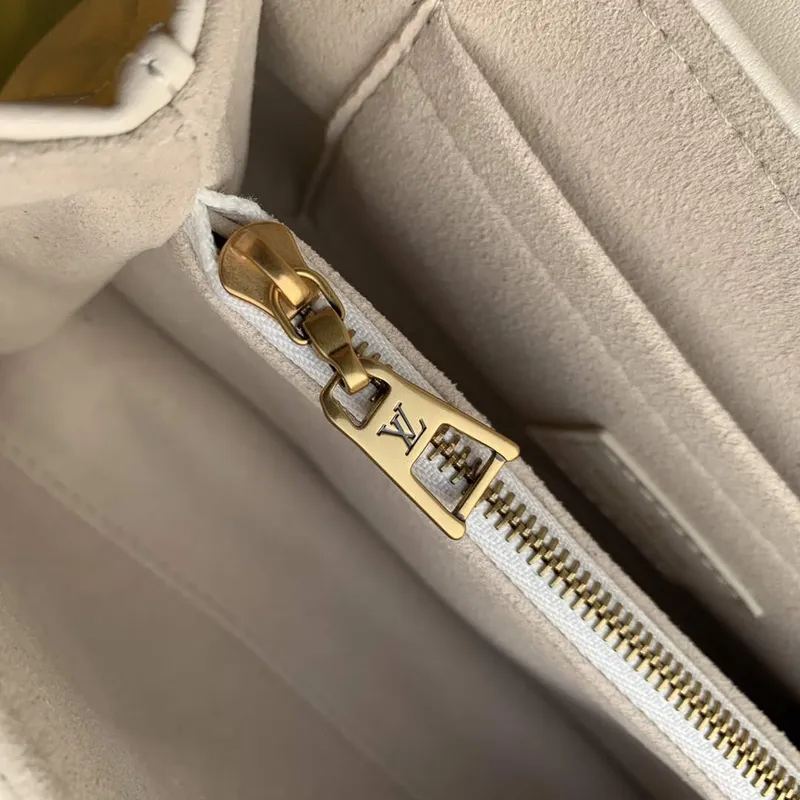 LV M21797 Louis Vuitton Hold Me Taška s horním madlem Ivoire Bílá