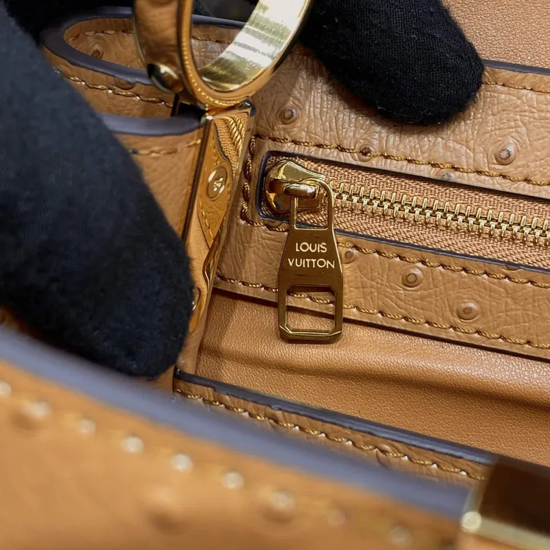 LV N81523 Louis Vuitton Capucines BB Kabelka Hnědá