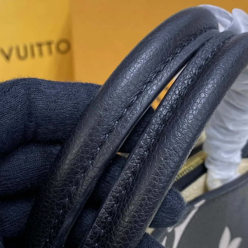 Louis Vuitton LV M58913 Petit Palais Bicolor Monogram empreinte kůže Béžová a Černá