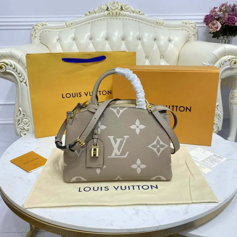 Louis Vuitton LV M58914 Petit Palais Bicolor Monogram empreinte kůže Crème