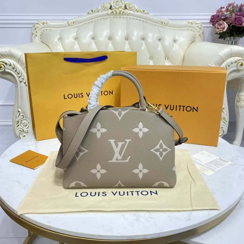 Louis Vuitton LV M58914 Petit Palais Bicolor Monogram empreinte kůže Crème