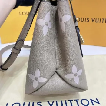Louis Vuitton LV M58914 Petit Palais Bicolor Monogram empreinte kůže Crème
