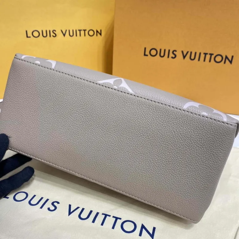 Louis Vuitton LV M58914 Petit Palais Bicolor Monogram empreinte kůže Crème
