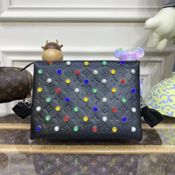 LV M22429 Louis Vuitton Coussin PM Taška černý diamant