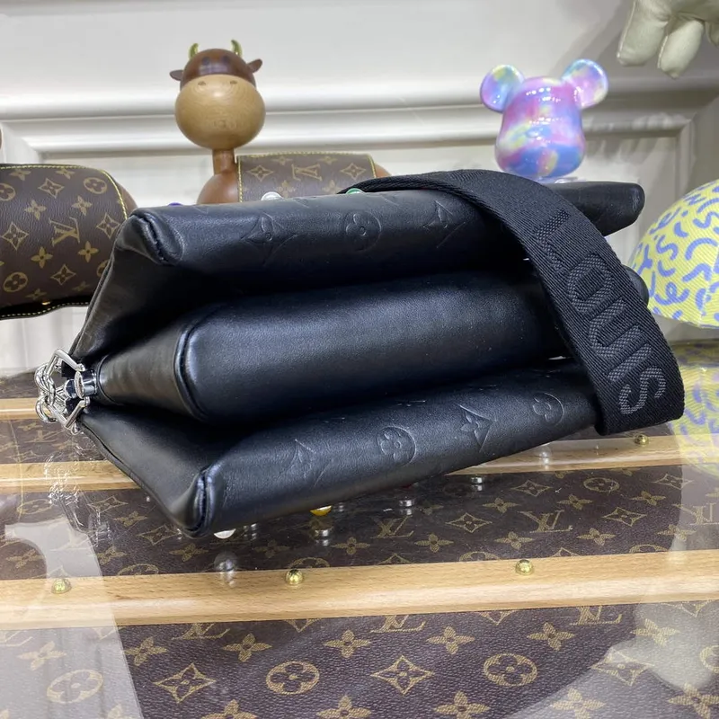 LV M22429 Louis Vuitton Coussin PM Taška černý diamant