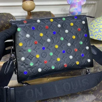 LV M22429 Louis Vuitton Coussin PM Taška černý diamant