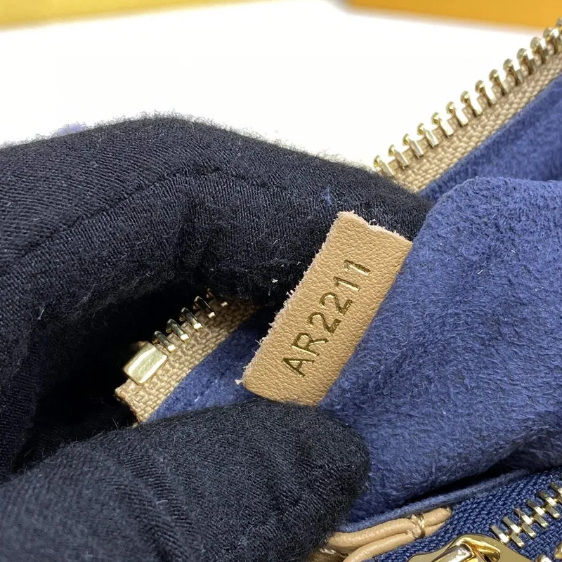 LV M21261 Louis Vuitton Coussin PM Taška Meruňková