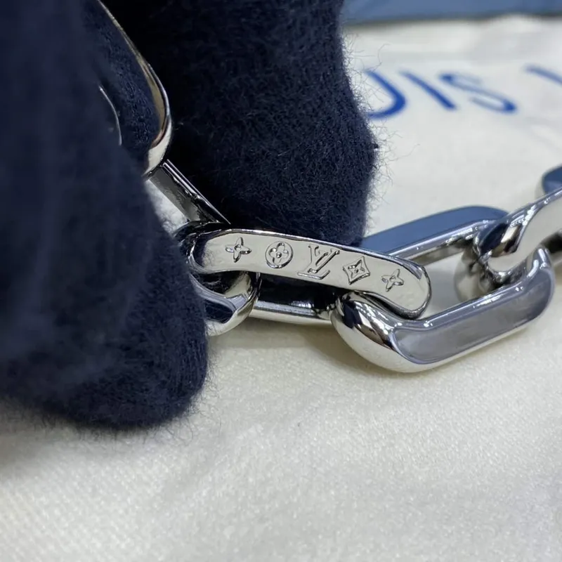 LV M21282 Louis Vuitton Coussin PM Taška námořnická modrá