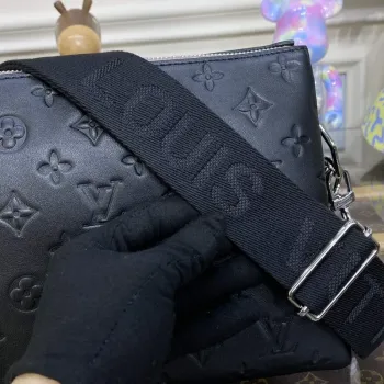 LV M21198 Louis Vuitton Coussin PM Taška Černá