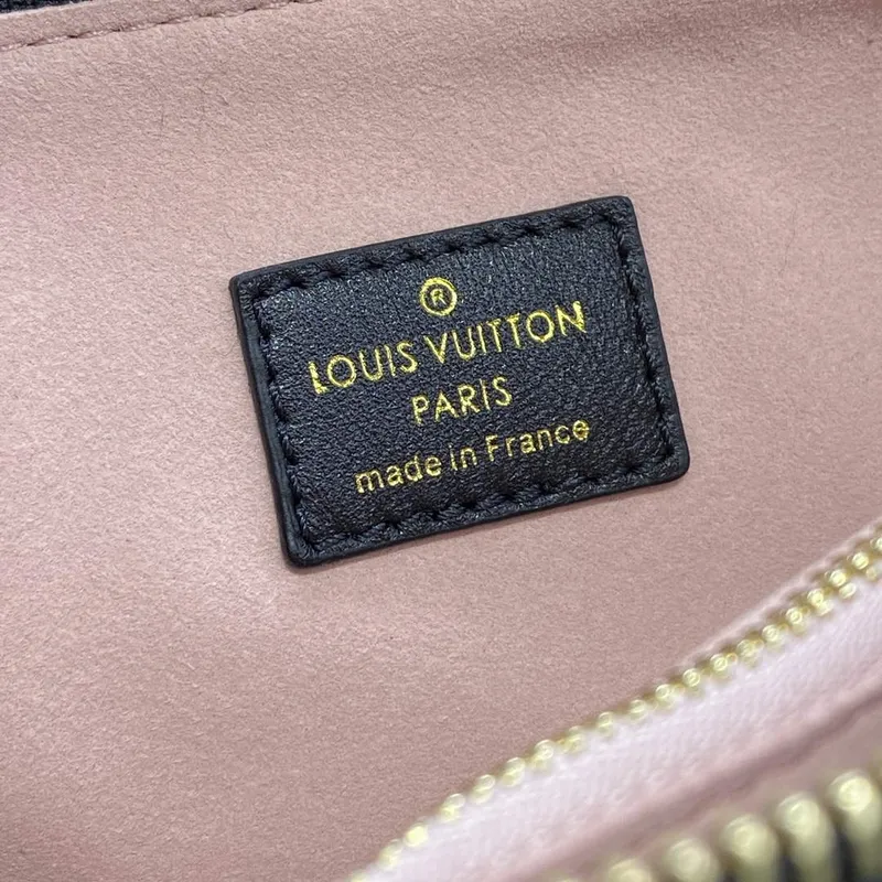 LV M21260 Louis Vuitton Coussin PM Taška Černá
