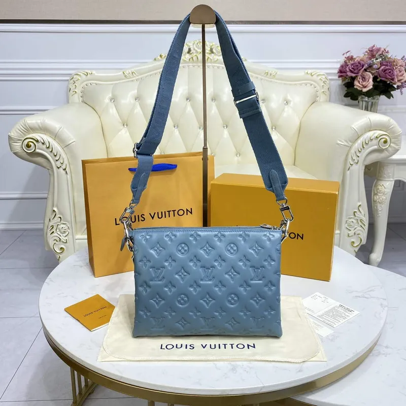 LV M21197 Louis Vuitton Coussin PM Taška v barvě mlhově modré