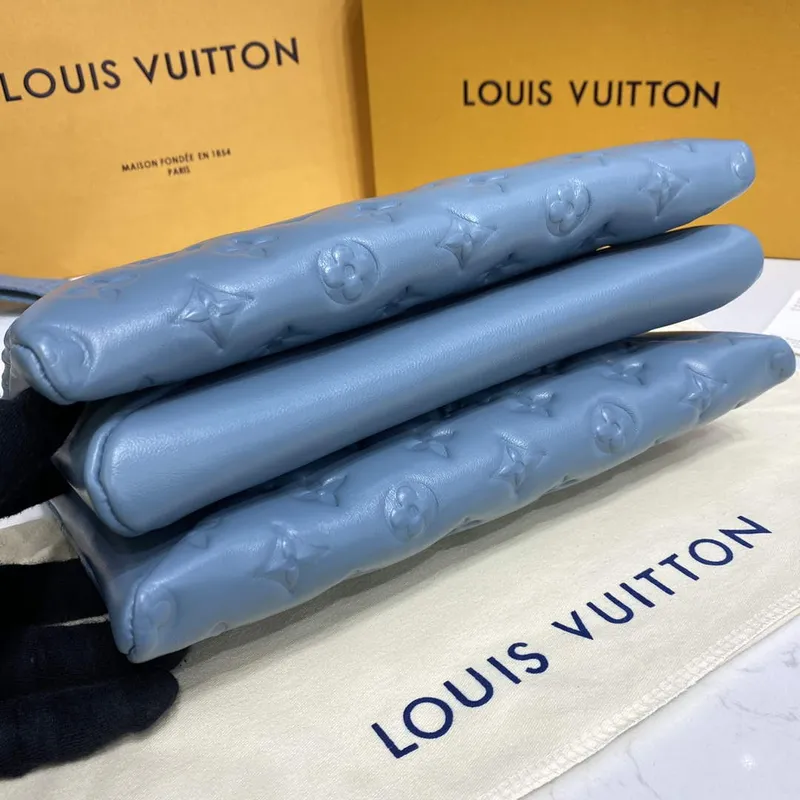 LV M21197 Louis Vuitton Coussin PM Taška v barvě mlhově modré
