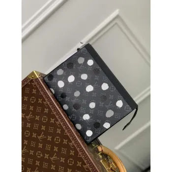 LV M81934 Louis Vuitton LV x YK Taška Pochette Voyage