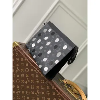 LV M81934 Louis Vuitton LV x YK Taška Pochette Voyage