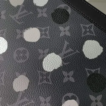 LV M81934 Louis Vuitton LV x YK Taška Pochette Voyage