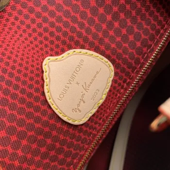 LV M46379 Louis Vuitton LV x YK Onthego MM Taška