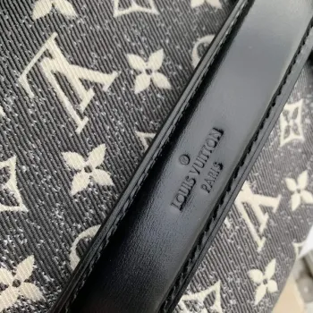 LV M21460 Taška Side Trunk od Louis Vuitton