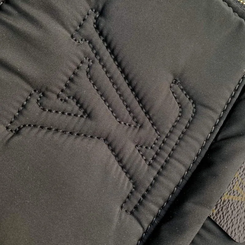 LV M21060 Louis Vuitton Palm Springs Mini Batoh Černý