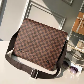 Louis Vuitton N41032 District MM Taška Damier Ebène