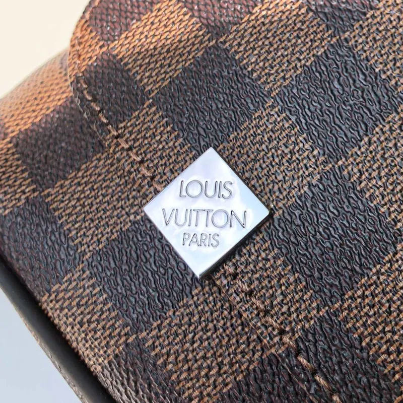 Louis Vuitton N41032 District MM Taška Damier Ebène