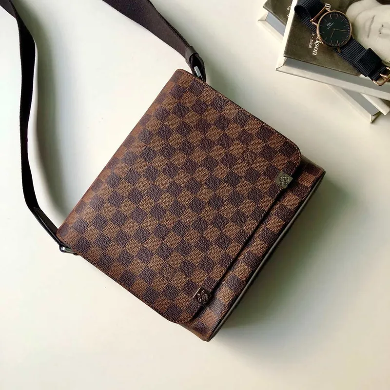 Louis Vuitton N41031 District PM Taška Damier Ebène