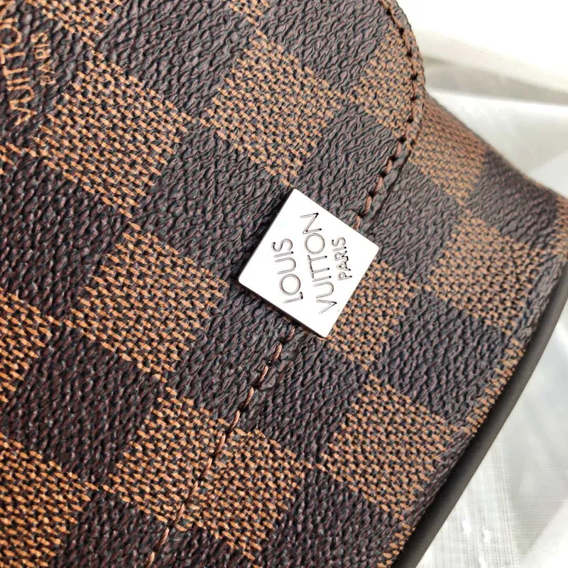 Louis Vuitton N41031 District PM Taška Damier Ebène